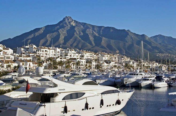 Jardines Del Puerto Apartment Marbella Exterior foto