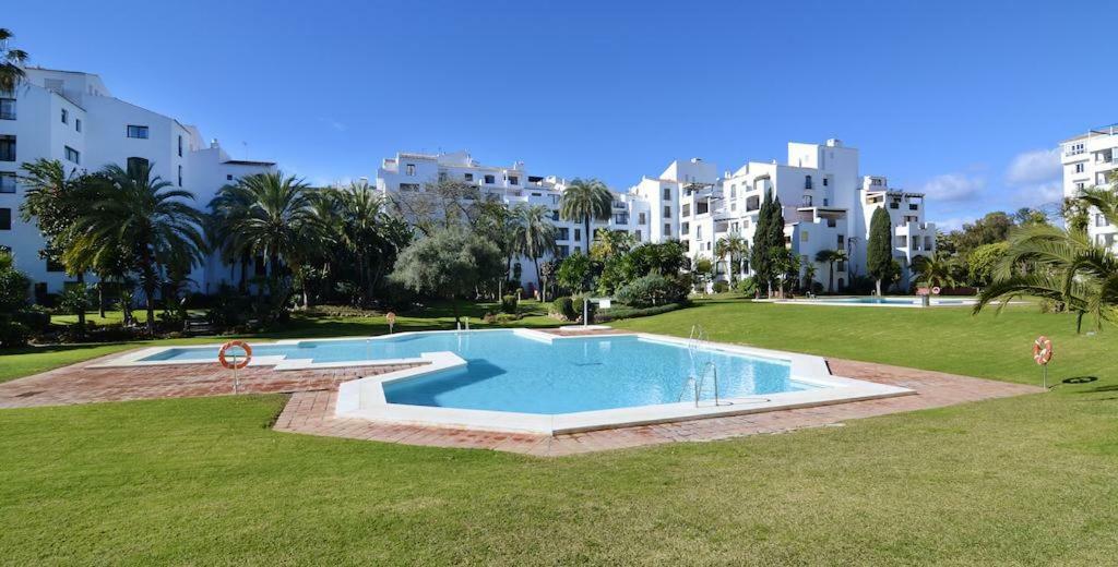 Jardines Del Puerto Apartment Marbella Exterior foto